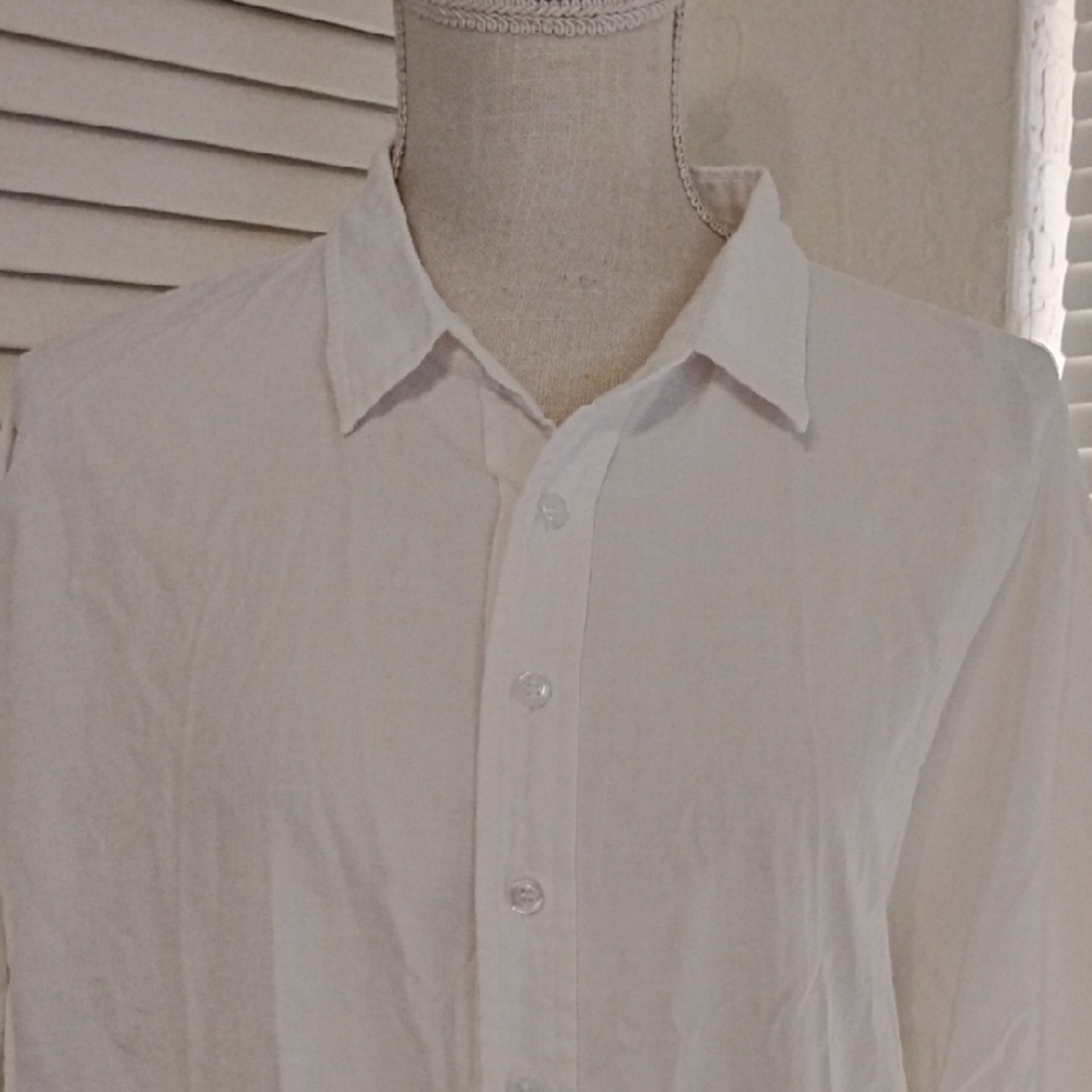 Elegant White Women's Button Down Shirt - Picture 3 of 6